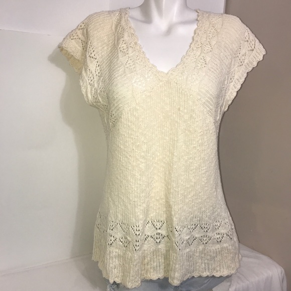 Axcess Liz Claiborne Cream V-Neck Cap Sleeve Top - Picture 1 of 7